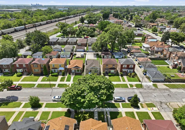 Homes for sale in Chicago, IL | 555 E 105th St, Chicago, IL 60628 | MLS# 12694612
