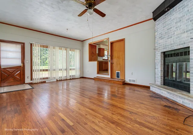 5th image of 7S175 N Eola Rd, Aurora, IL 60502 | MLS# 12694614