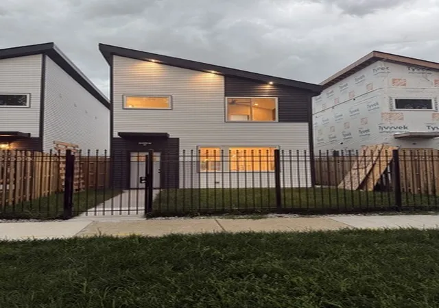 3rd image of 308 N Lockwood Ave, Chicago, IL 60644 | MLS# 12694626