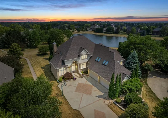 2nd image of 1710 Brighton Ct, Champaign, IL 61822 | MLS# 12694632
