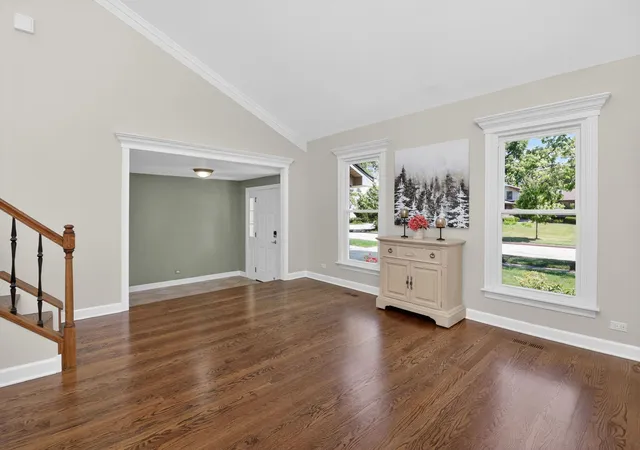 4th image of 1110 Valley View Dr, Downers Grove, IL 60516 | MLS# 12694646