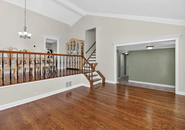 5th image of 1110 Valley View Dr, Downers Grove, IL 60516 | MLS# 12694646