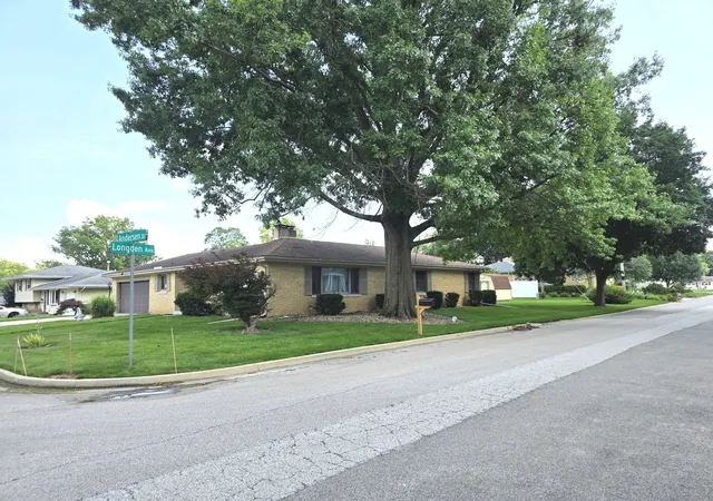 Homes for sale in Bloomington, IL | 1308 Anderson St, Bloomington, IL 61701 | MLS# 12694672