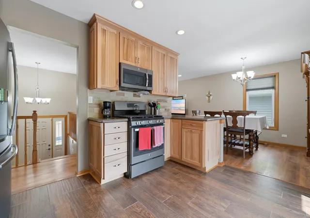 Homes for sale in Bolingbrook, IL | 152 S Lancaster Dr, Bolingbrook, IL 60440 | MLS# 12694683