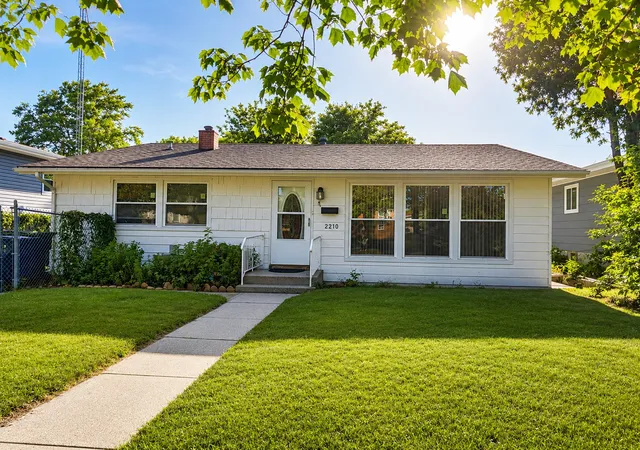 Homes for sale in Zion, IL | 2210 Hermon Ave, Zion, IL 60099 | MLS# 12694688