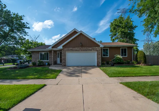 1st image of 1960 185th St, Lansing, IL 60438 | MLS# 12694692