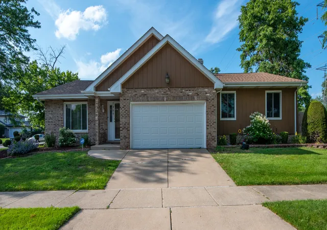 2nd image of 1960 185th St, Lansing, IL 60438 | MLS# 12694692