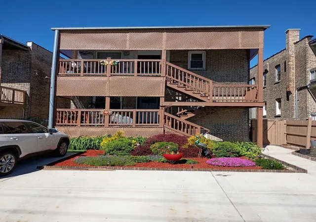 Listing Photo 4 - Condo for sale in building located at 739 N Trumbull Ave, Chicago, IL 60624