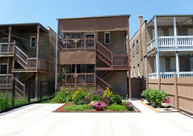 Listing Photo 5 - Condo for sale in building located at 739 N Trumbull Ave, Chicago, IL 60624