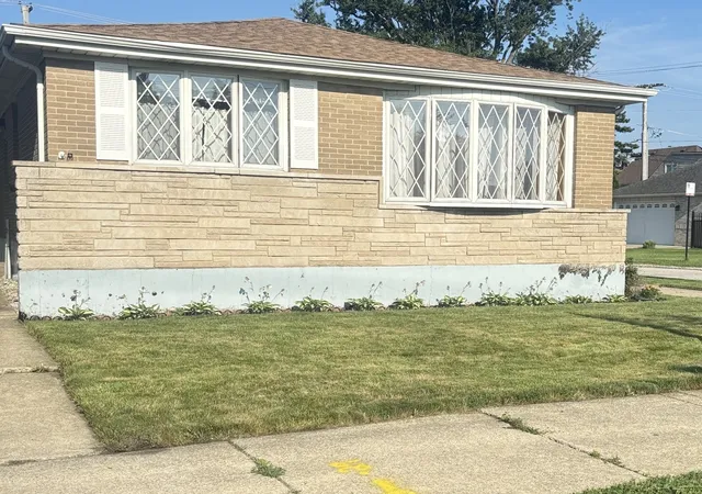 Homes for sale in Chicago, IL | 13157 S Green Bay Ave, Chicago, IL 60633 | MLS# 12694754