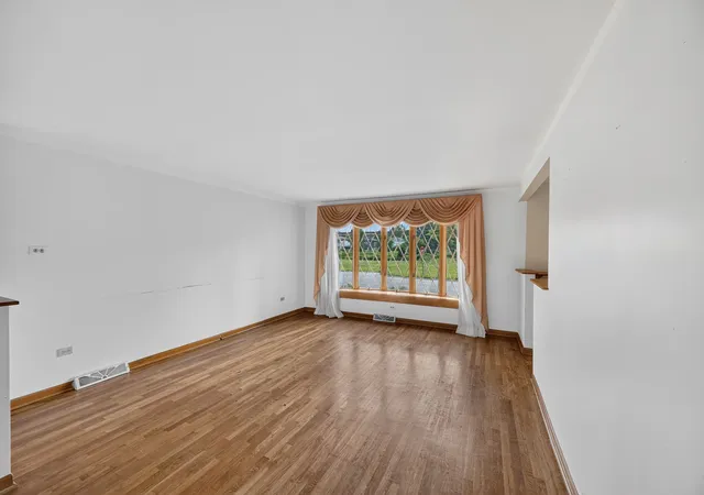 Homes for sale in Chicago, IL | 13157 S Green Bay Ave, Chicago, IL 60633 | MLS# 12694754
