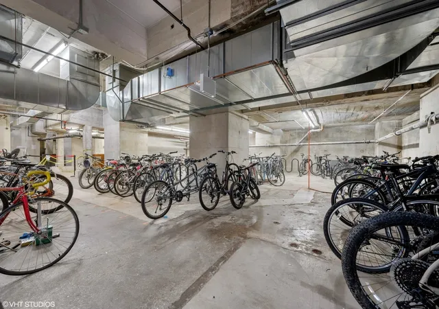 Homes for sale in Chicago, IL | 565 W Quincy St #1708, Chicago, IL 60661 | MLS# 12694775