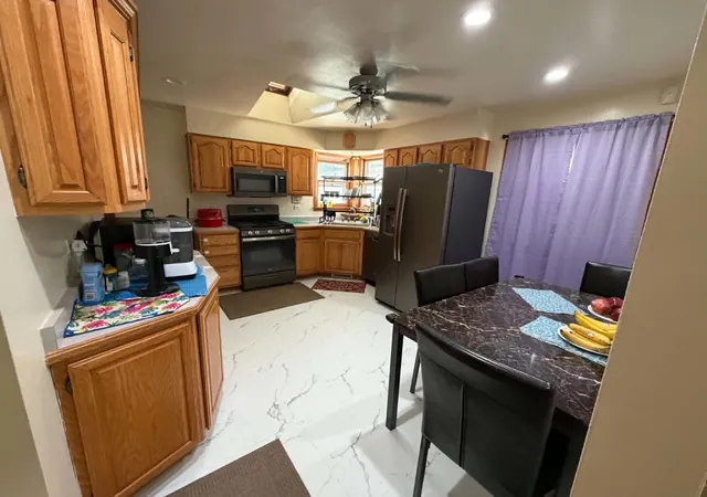 Homes for sale in Waukegan, IL | 2444 Linden Ave, Waukegan, IL 60087 | MLS# 12694779