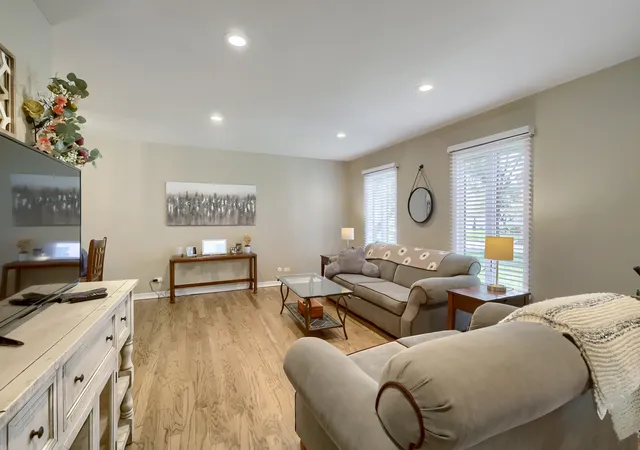 3rd image of 271 Hill Ave, Bartlett, IL 60103 | MLS# 12694780