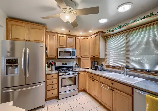 4th image of 271 Hill Ave, Bartlett, IL 60103 | MLS# 12694780
