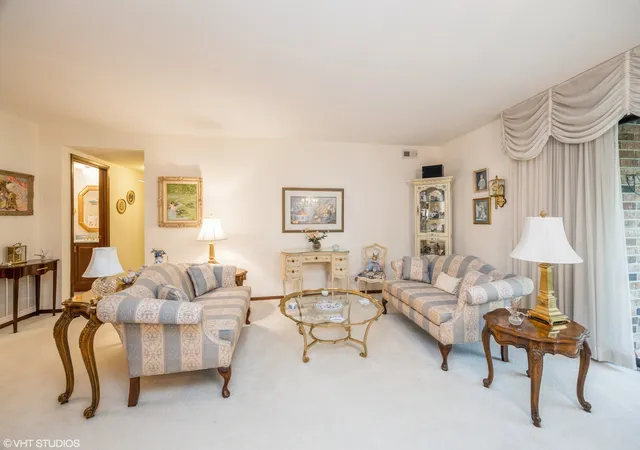 3rd image of 301 Lake Hinsdale Dr, Willowbrook, IL 60527