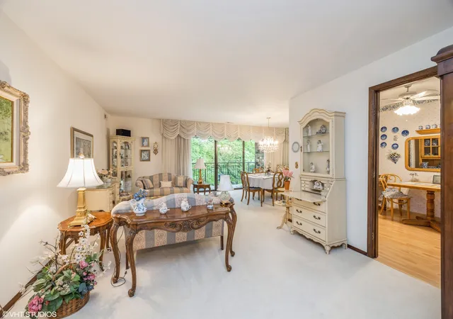 5th image of 301 Lake Hinsdale Dr, Willowbrook, IL 60527
