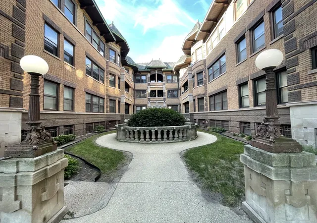 Homes for sale in Chicago, IL | 945 E Hyde Park Blvd #3, Chicago, IL 60615 | MLS# 12694795