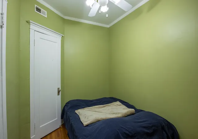 Homes for sale in Chicago, IL | 945 E Hyde Park Blvd, Chicago, IL 60615