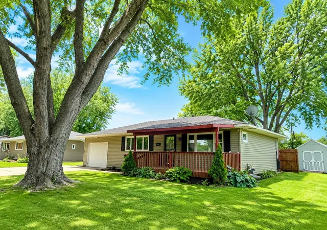 Homes for sale in Plano, IL | 1205 N Edgelawn Dr, Plano, IL 60545 | MLS# 12694796