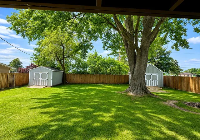 Homes for sale in Plano, IL | 1205 N Edgelawn Dr, Plano, IL 60545 | MLS# 12694796