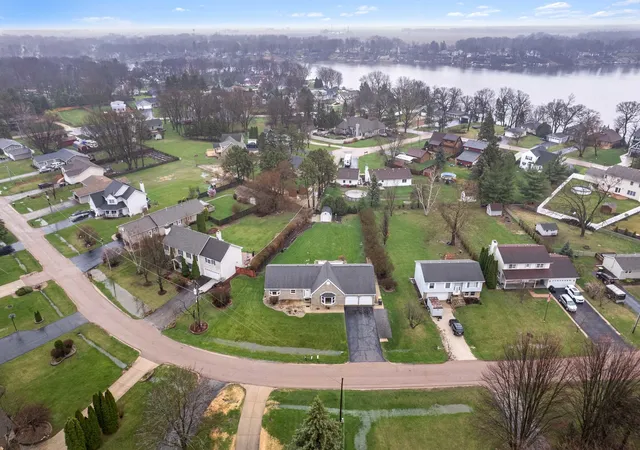 3rd image of 537 Erma Dr, Lake Holiday, IL 60552 | MLS# 12694803