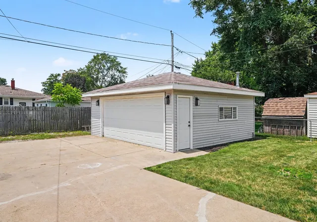 26th image of 18316 Sherman St, Lansing, IL 60438 | MLS# 12694809