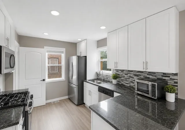 Photo 3 of Single family home for sale at 9300 S Francisco Ave, Evergreen Park, IL 60805 | MLS# 12694823 | Listing updated on 2026-09-01