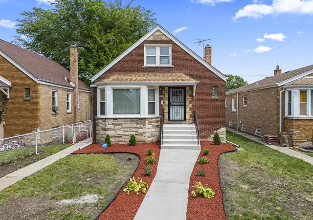 Homes for sale in Chicago, IL | 7917 S Christiana Ave, Chicago, IL 60652 | MLS# 12694875