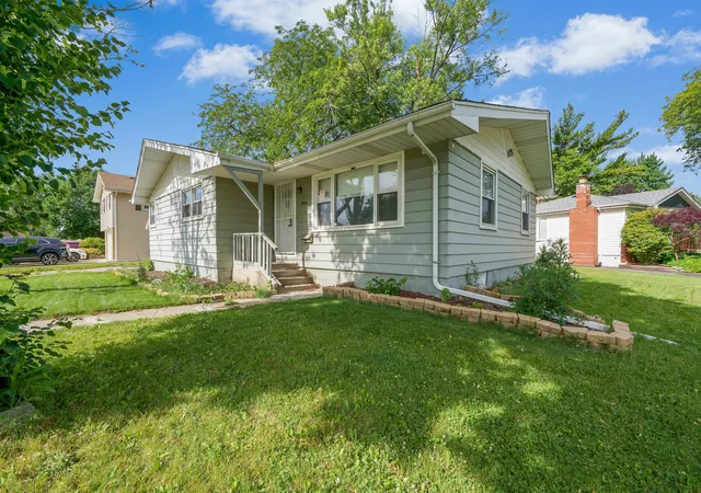 Homes for sale in South Holland, IL | 16426 Shirley Ct, South Holland, IL 60473 | MLS# 12694879