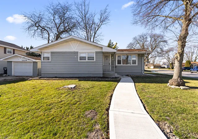 Homes for sale in South Holland, IL | 16426 Shirley Ct, South Holland, IL 60473 | MLS# 12694879