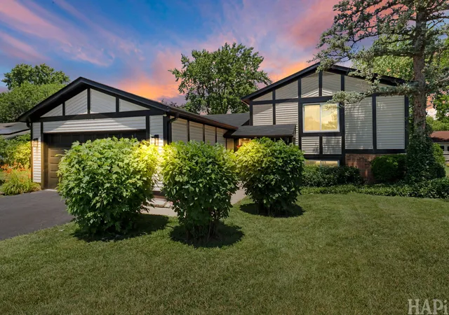 Homes for sale in Palatine, IL | 166 E Cunningham Dr, Palatine, IL 60067 | MLS# 12694913