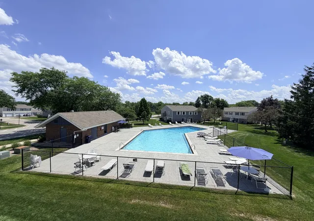 Homes for sale in Schaumburg, IL | 1017 Newport Hbr #1017, Schaumburg, IL 60193 | MLS# 12694940