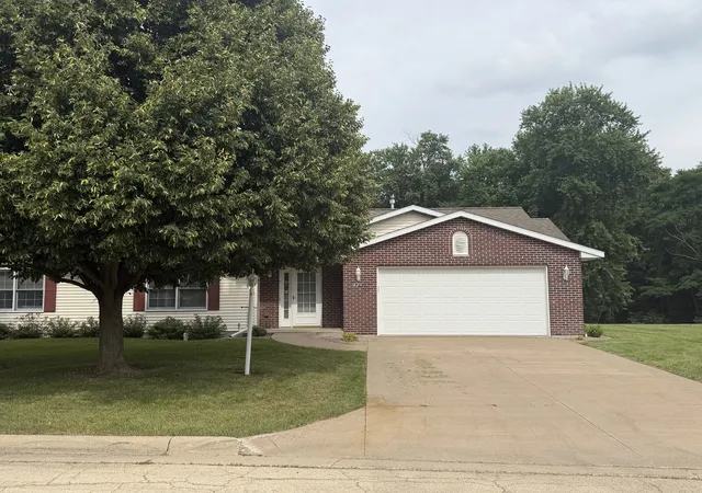 Homes for sale in Freeport, IL | 771 S Parkcrest Dr #771, Freeport, IL 61032 | MLS# 12694948