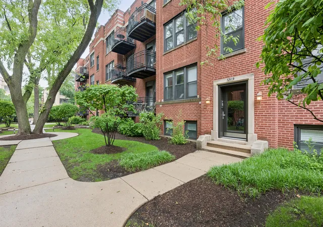 Homes for sale in Chicago, IL | 5919 N Paulina St #2W, Chicago, IL 60660 | MLS# 12694959