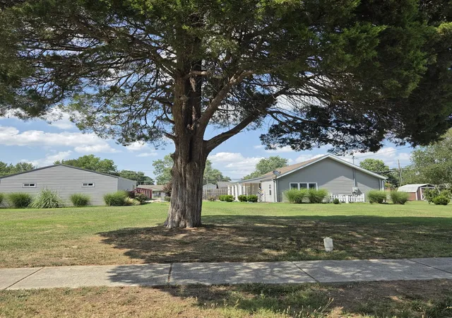2nd image of 505 Sylvester Ave W, Christopher, IL 62822 | MLS# 12694973