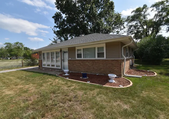 3rd image of 317 Mohawk St, Park Forest, IL 60466 | MLS# 12694983
