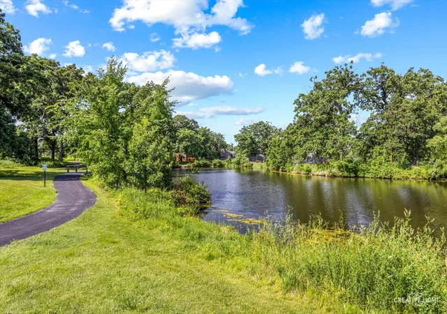 Photo 18 of Condo for sale at 2260 Abbeywood Dr #F, Lisle, IL 60532 | MLS# 12695001 | Listing updated on 2026-09-15