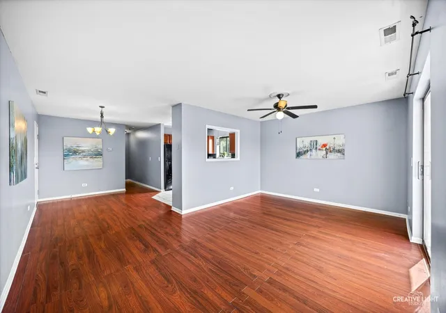 Listing Photo 3 - Condo for sale in building located at 2260 Abbeywood Dr, Lisle, IL 60532 - Unit #F