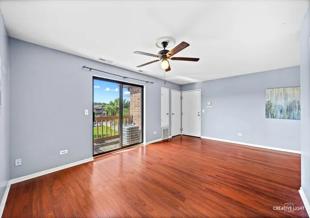 Listing Photo 4 - Condo for sale in building located at 2260 Abbeywood Dr, Lisle, IL 60532 - Unit #F