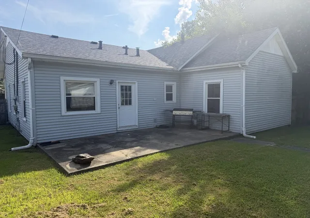 Photo 3 of Sale Pending at 307 W 6th Street, Metropolis, IL 62960 | MLS# 12695014 | Listing updated on 2026-10-01