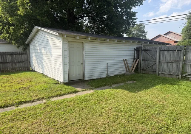 Photo 4 of Sale Pending at 307 W 6th Street, Metropolis, IL 62960 | MLS# 12695014 | Listing updated on 2026-10-01