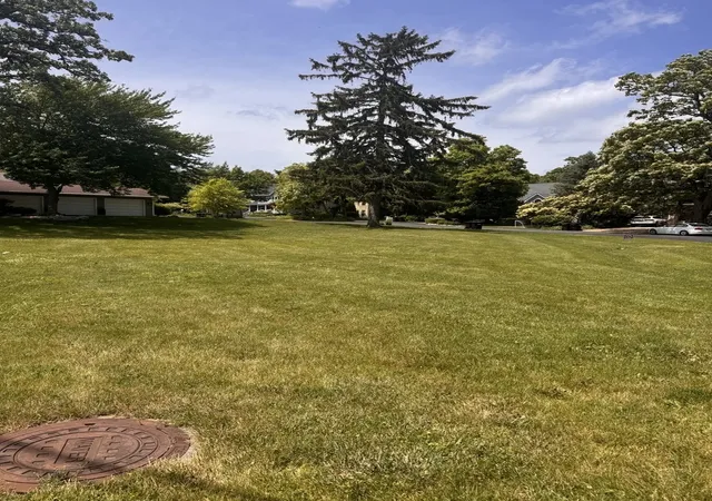 Homes for sale in Lake Zurich, IL | 4 Lois Ln, Lake Zurich, IL 60047 | MLS# 12695021