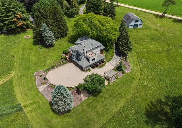 Homes for sale in Elizabeth, IL | 10 S Snipe Hollow Rd, Elizabeth, IL 61028 | MLS# 12695040