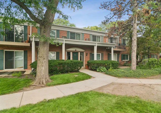 Homes for sale in Arlington Heights, IL | 706 E Algonquin Rd #K204, Arlington Heights, IL 60005 | MLS# 12695051