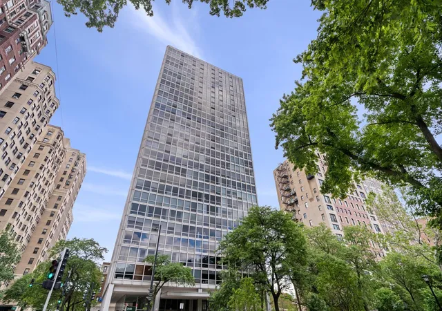 Homes for sale in Chicago, IL | 2400 N Lakeview Ave #1116, Chicago, IL 60614 | MLS# 12695071