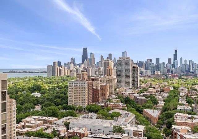 2nd image of 2400 N Lakeview Ave, Chicago, IL 60614