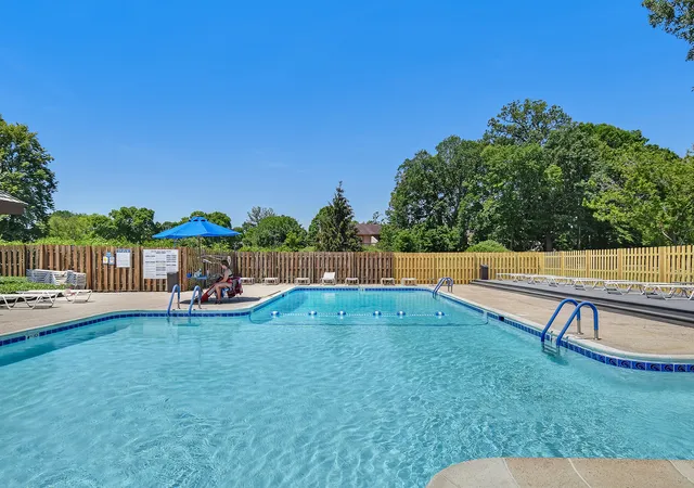Homes for sale in Hinsdale, IL | 1140 Old Mill Road, Hinsdale, IL 60521 | Houzeo
