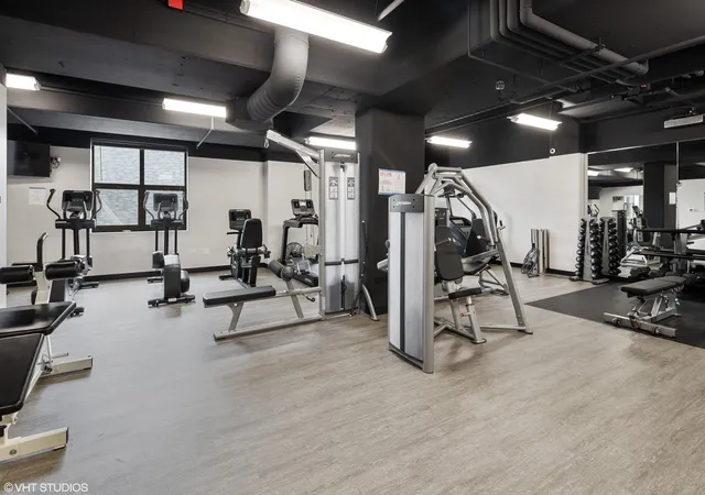 Homes for sale in Chicago, IL | 635 N Dearborn Street, Chicago, IL 60654 | Houzeo