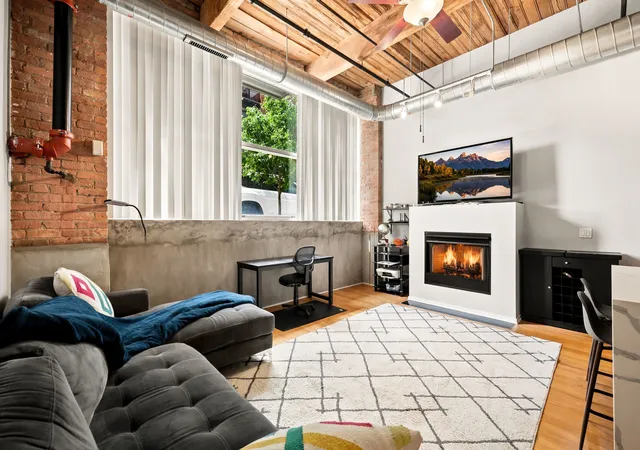 Homes for sale in Chicago, IL | 1500 W Monroe Ave #126, Chicago, IL 60607 | MLS# 12695101